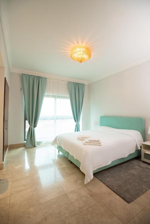 Gorgeous 2Br In Fairmont Apartment Dubai Bagian luar foto