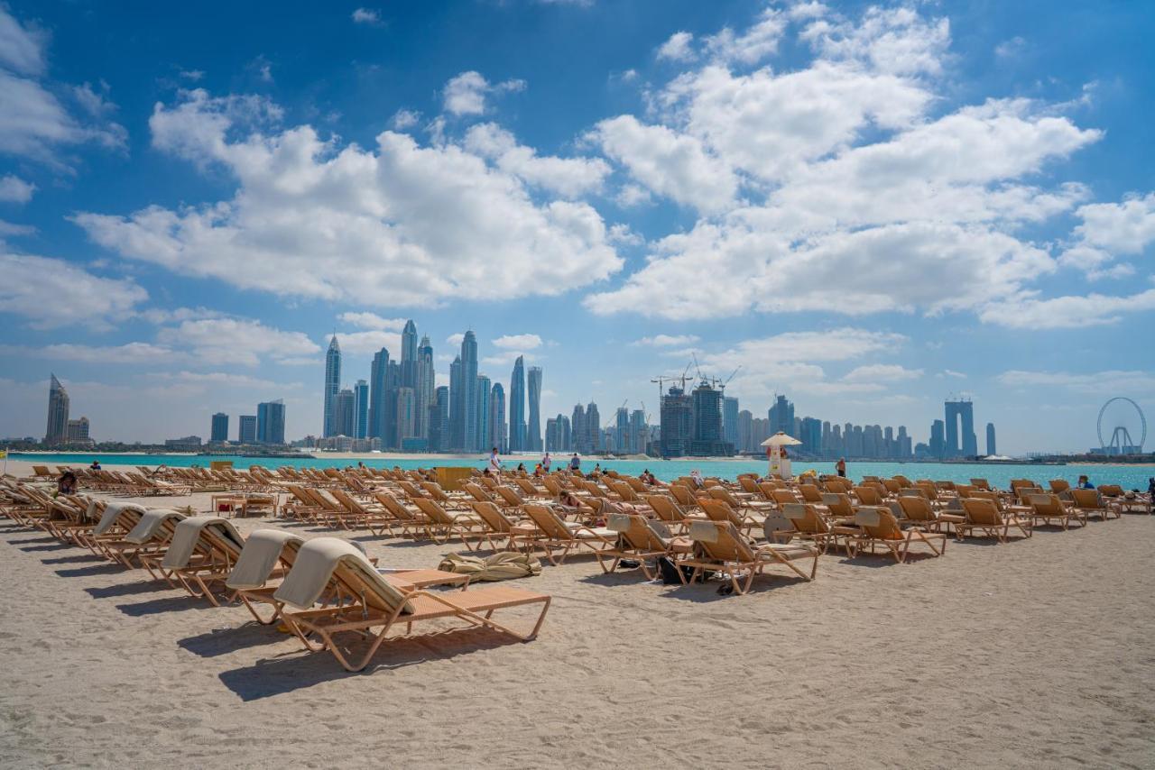 Gorgeous 2Br In Fairmont Apartment Dubai Bagian luar foto