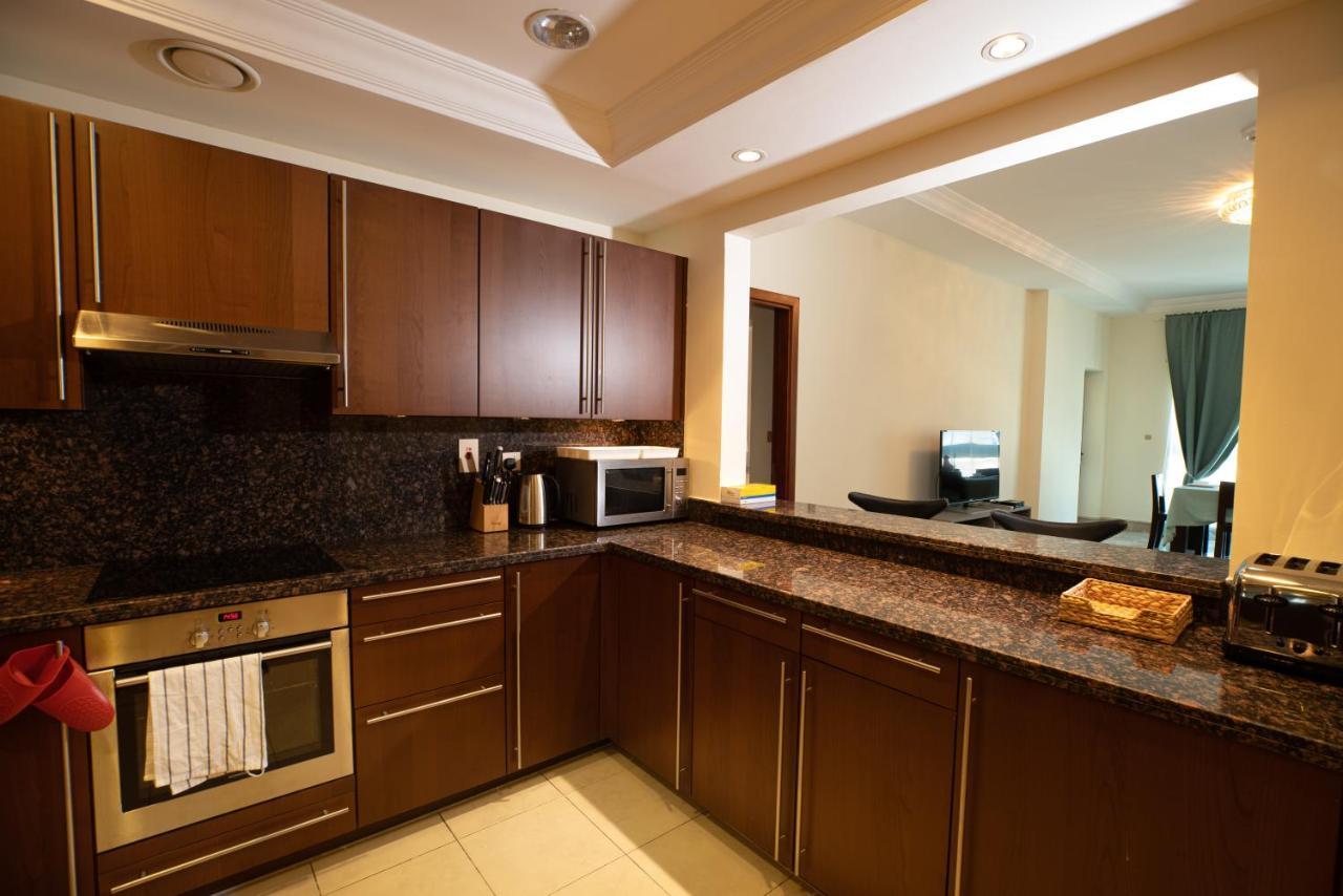 Gorgeous 2Br In Fairmont Apartment Dubai Bagian luar foto